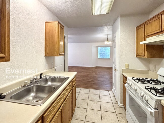 Building Photo - 202 Tamara Dr Rental