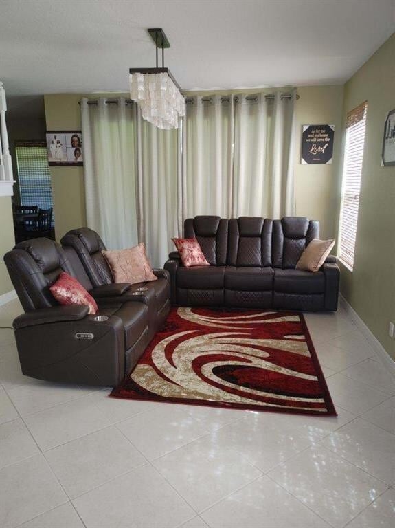 Photo - 2009 Grey Falcon Cir SW