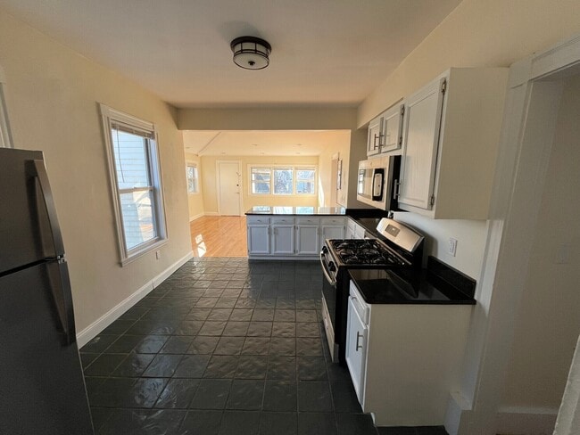 Photo - 2572 Massachusetts Ave