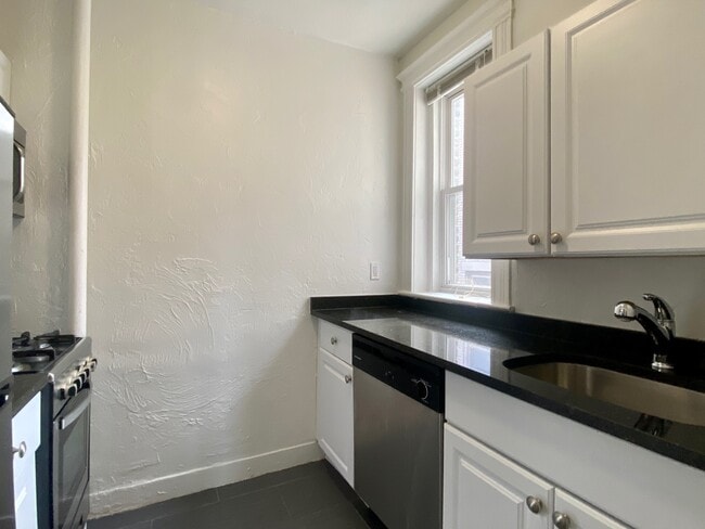 Building Photo - 90 Brainerd Rd Unit 16