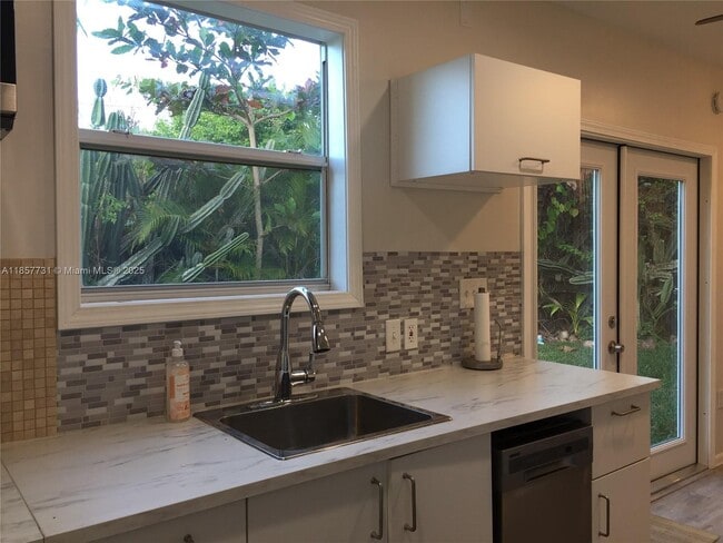 Photo - 58xx SW 122nd Ave Unidad 3