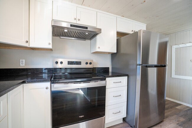 Photo - 184 Elm St Unit 4
