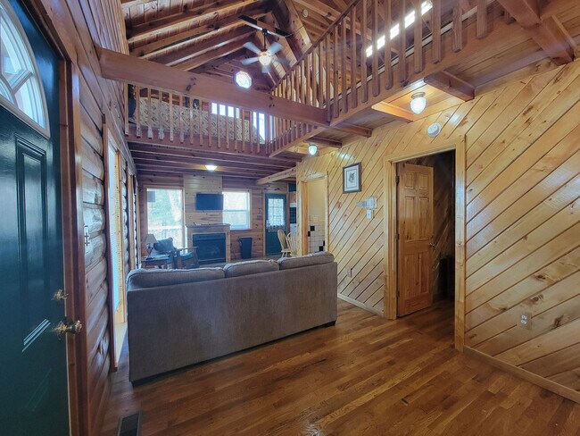 Building Photo - 150 Lloyd Ln Unit ID1247129P Rental