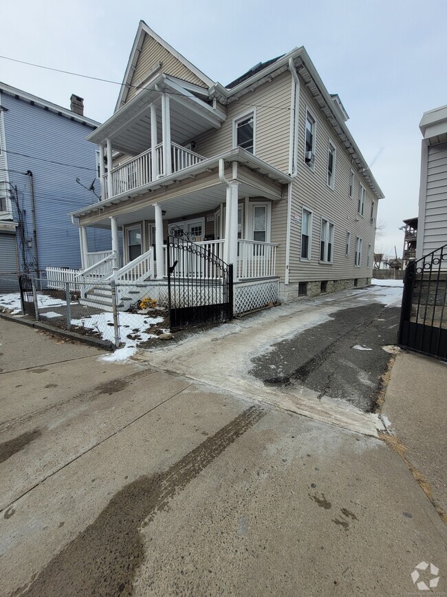 Building Photo - 1119 Stratford Ave Rental