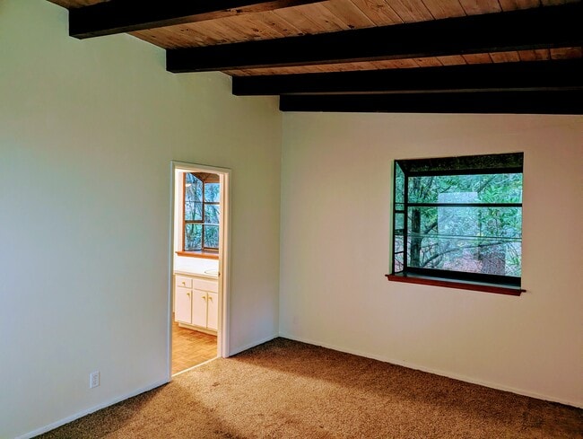 Building Photo - 26 Chico Ct