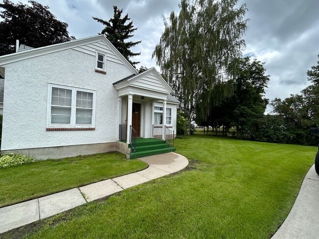 Photo - Fully furnished 3 bed 2 bath in Hamilton