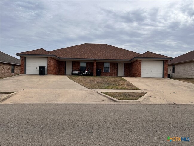 Building Photo - 3802 Pecos Dr Rental