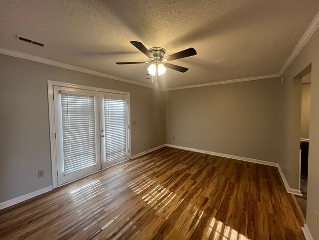 Photo - Two bedroom 1.5 bath townhouse in Burlington