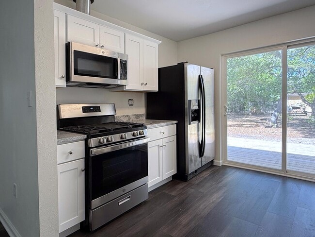 Photo - 244 Greenbrier Dr NE