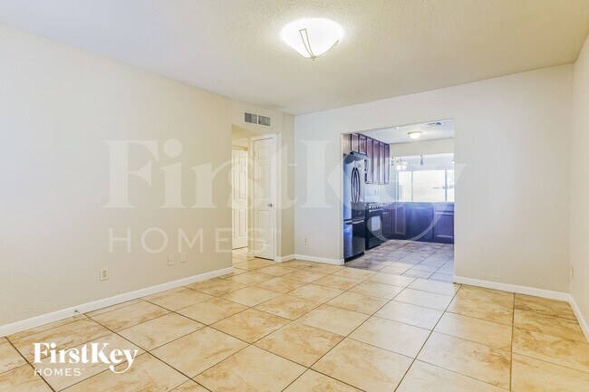Photo - 2518 E Don Carlos Ave