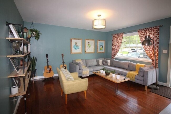 Photo - 246 Jacolyn Dr NW