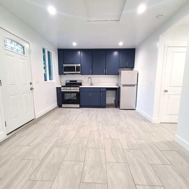 7708 Etiwanda Ave Rental House Rental in Reseda, CA