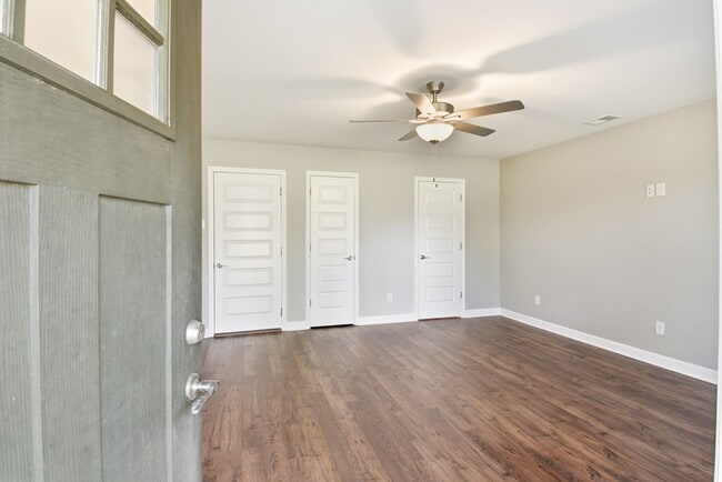 Photo - 632 Parkvue Pl Dr