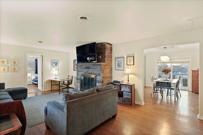 Photo - 13715 Dixie Dr Unidad Full Home