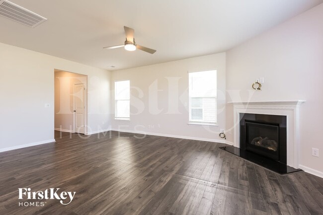 Photo - 614 Goldburn Wy