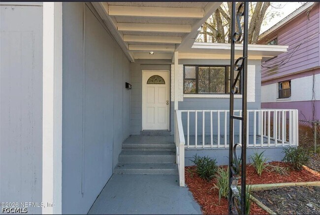 Photo - 1539 Union St W