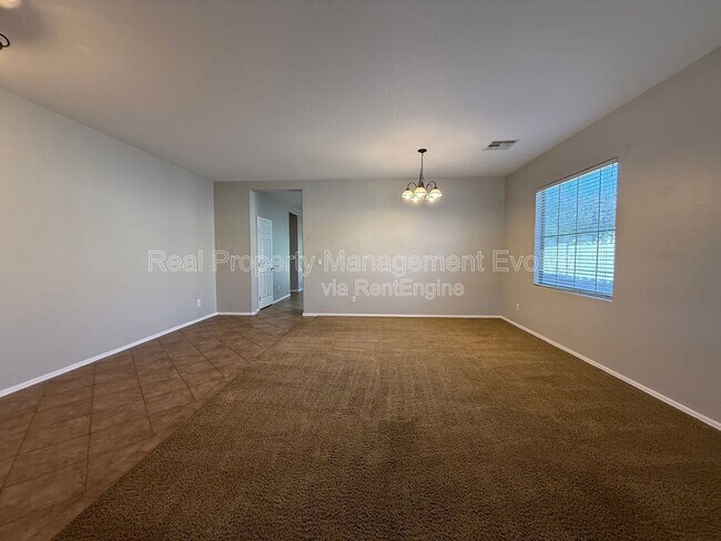 Photo - 1315 E Walnut Rd