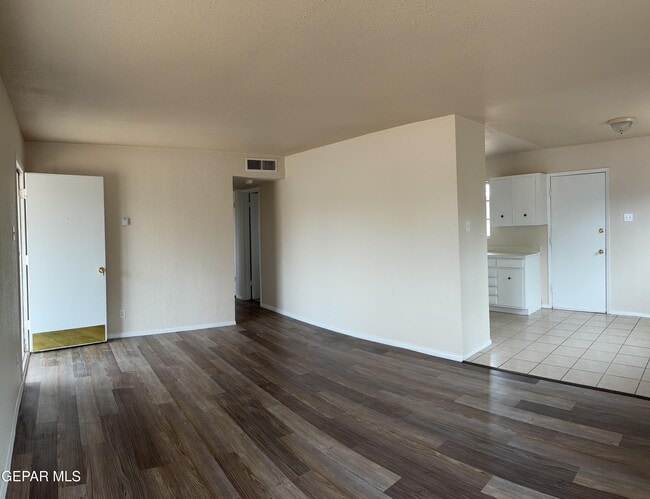 Photo - 5140 Tropicana Ave