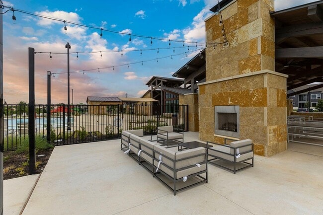 Photo - 204 Flowers Ave