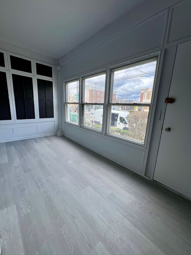 Photo - Newly Renovated 3-Bedroom Townhome with Fi...