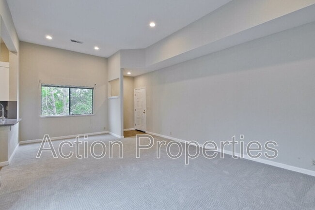 Photo - 1341 Meadow Ridge Cir