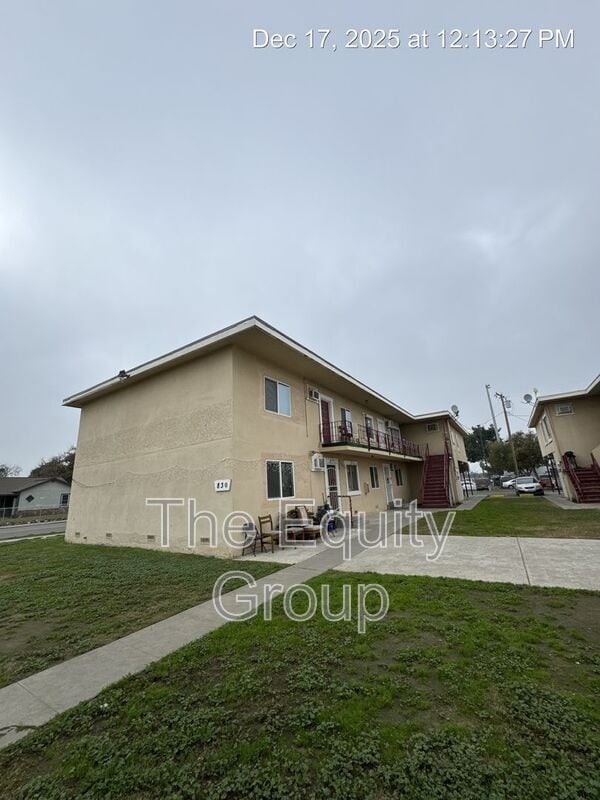 Building Photo - 830 Davis St Unit #3