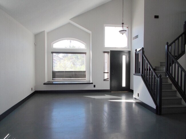 Photo - Spacious 4-Bed Home in Quiet Las Vegas Cul-de-Sac with Private Backyard