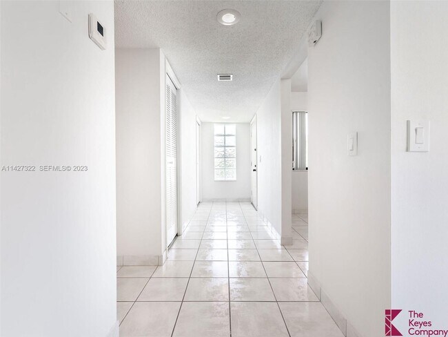 Photo - 357 Lakeview Dr Unidad 201