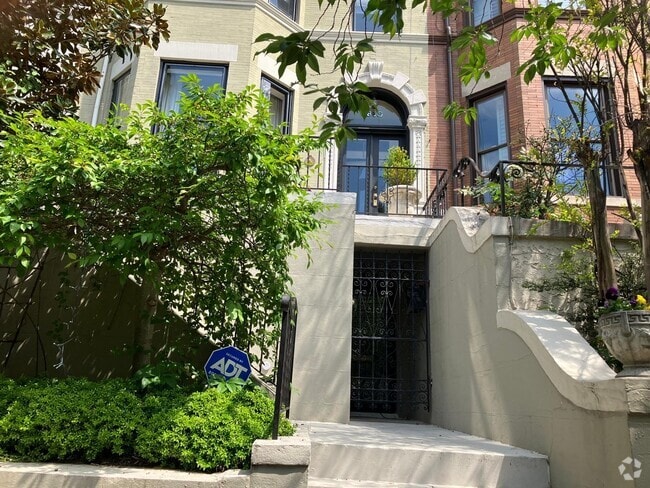 Building Photo - 1813 24th St NW Unit 1813B Rental