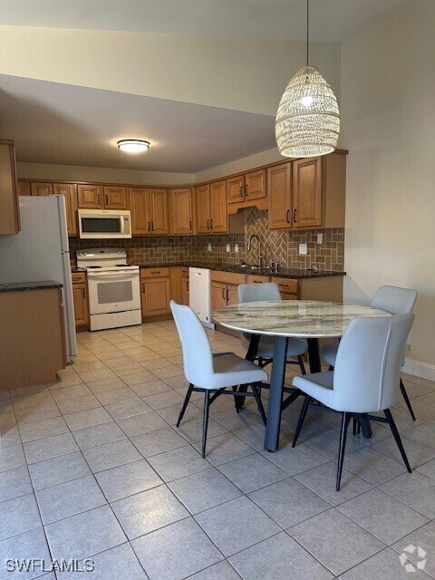 Building Photo - 5638 Foxlake Dr Rental
