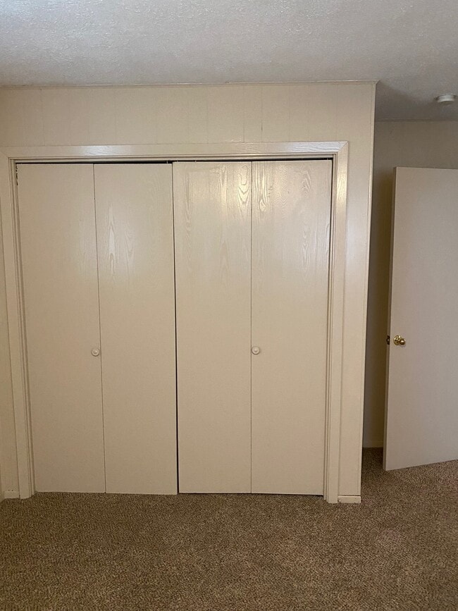 Closet - 407 Crawford Ave Unit 4