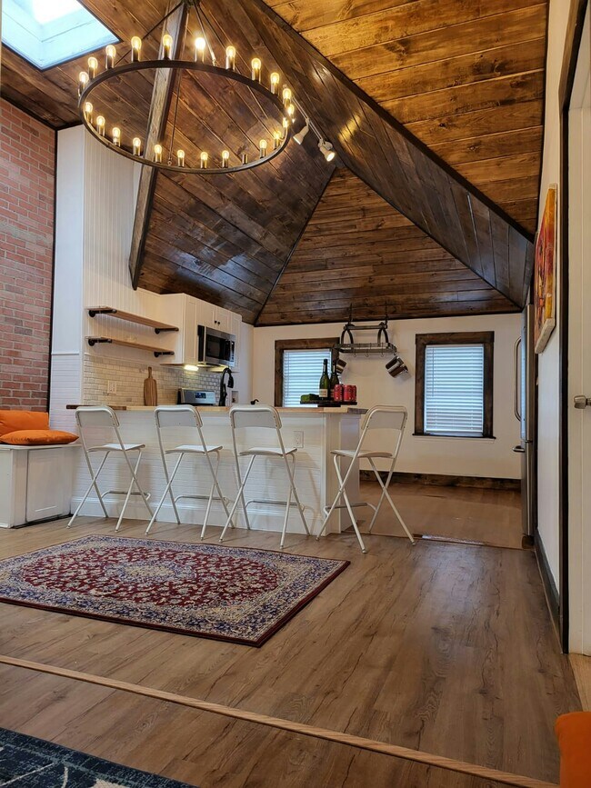 Building Photo - 1482 Cambridge St Unit 3