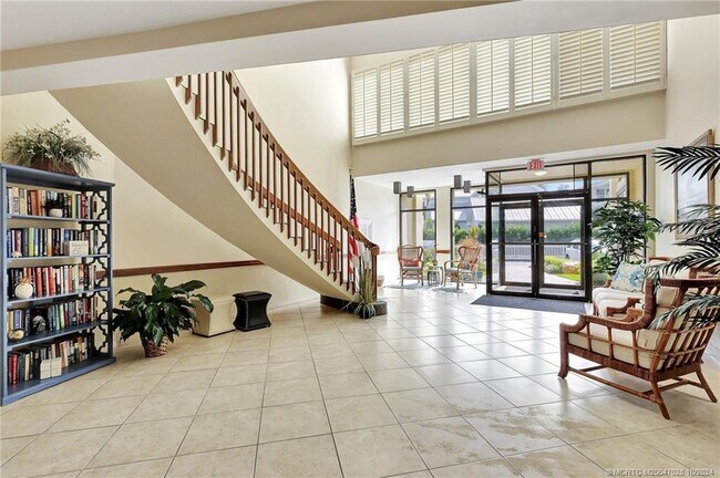 Photo - 150 SE Four Winds Dr Unit B303