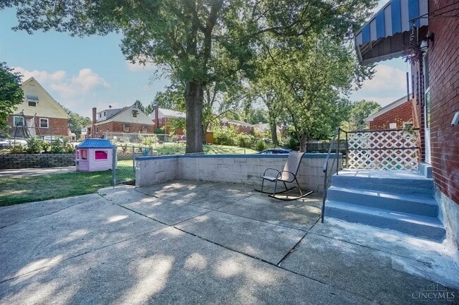 1136 Betty Ln Unit 2