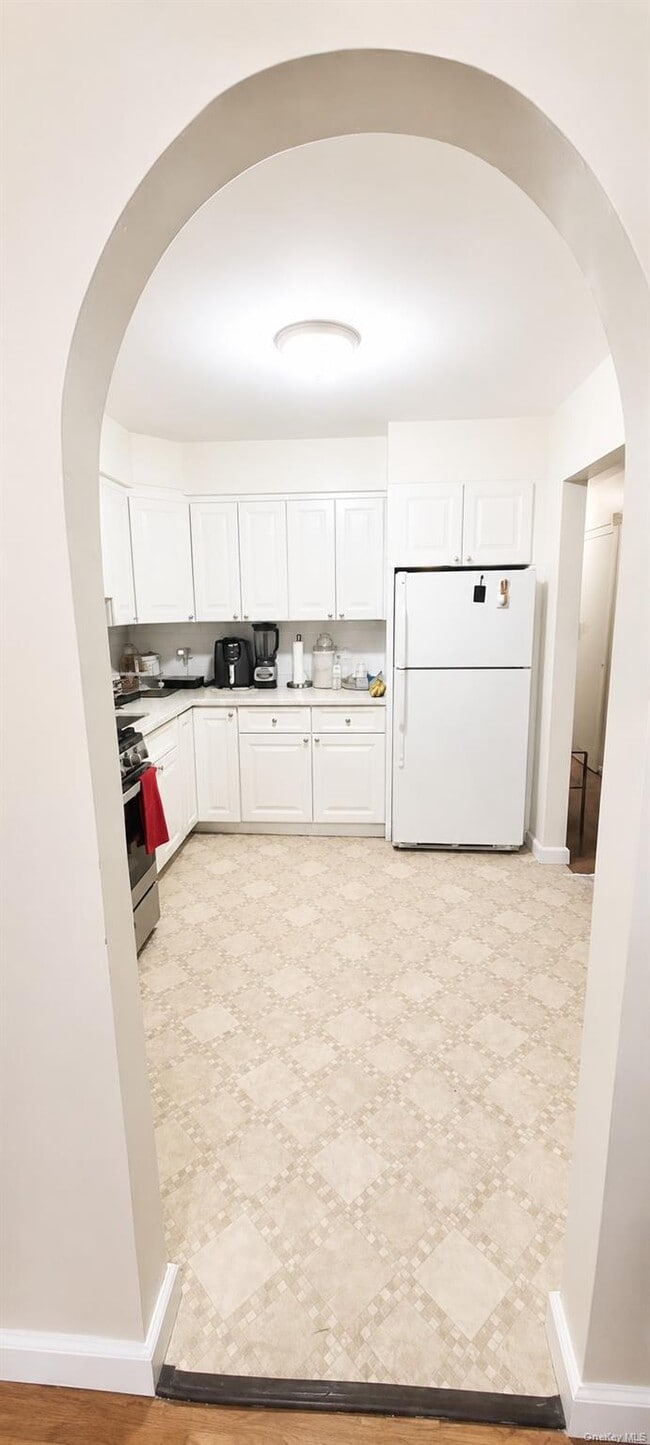 Photo - 92-06 242nd St