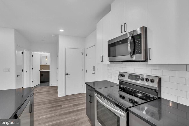 Building Photo - 330 Cecil B. Moore Ave Unit 401 Rental