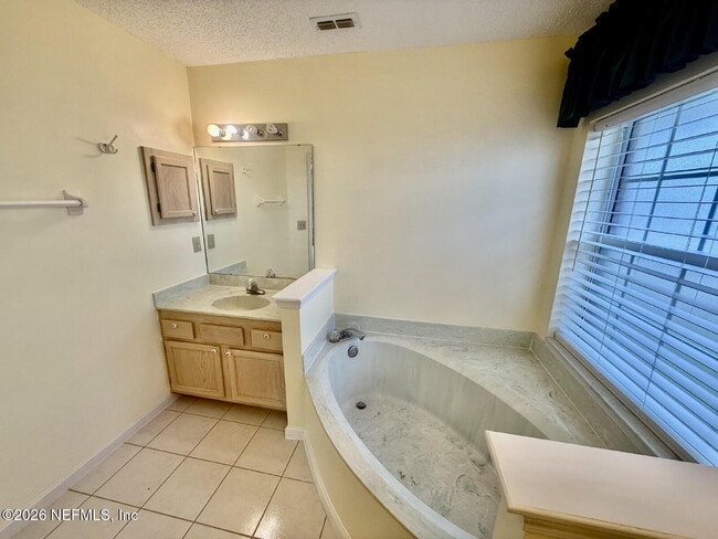 1948 Harbor Island Dr