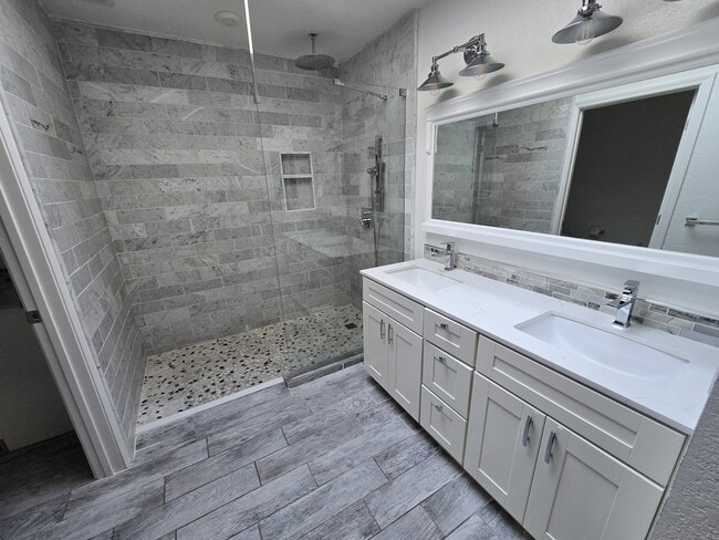 Photo - 544 Silver Lake Dr