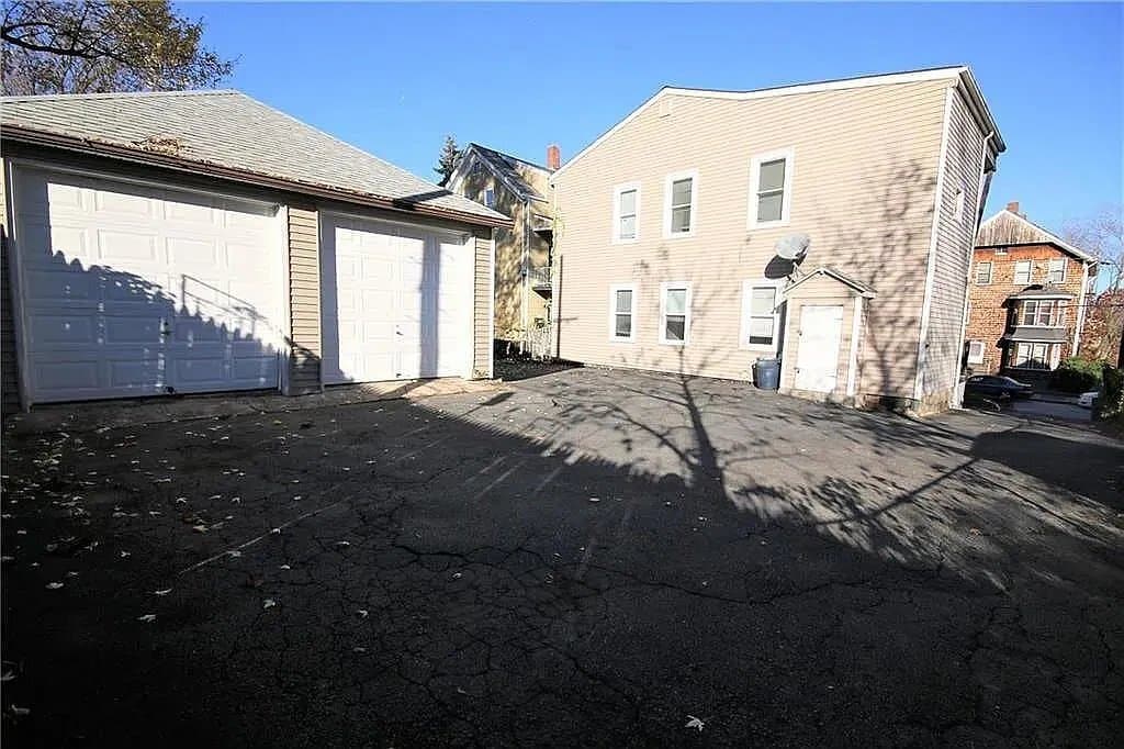 Photo - 102 1st Ave Unidad 2R