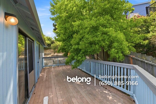 Photo - 23460 Lakeridge Ave