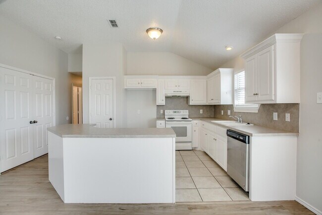 Photo - 9708 Avenue U
