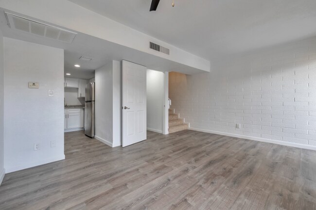 Photo - 1815 W Tuckey Ln Unidad 10