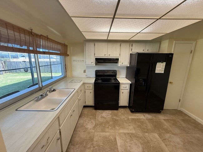 Photo - 671 NW 17th St