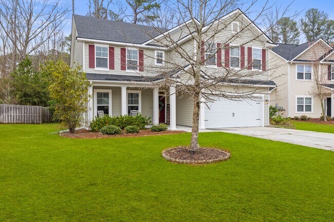 Photo - Spacious Home in Richmond Hill