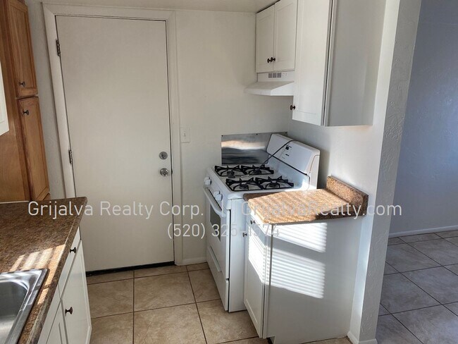 Photo - Cute 1 Bedroom House for Rent  (Ajo Way/12...