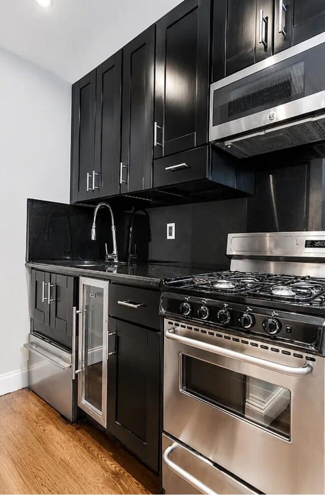 Photo - 438 W 52nd St Unit 2B