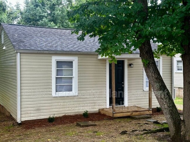 Photo - 928 Dixie St