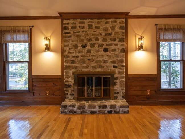 Photo - 4266 Roundhill Dr