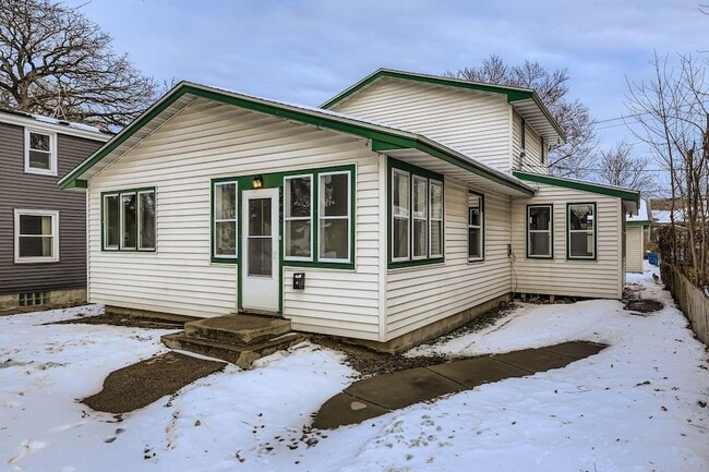 Building Photo - 3448 Grimes Ave N