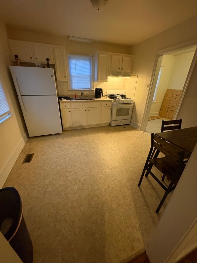 Photo - 1837 Oakland St